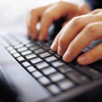 Mains sur clavier